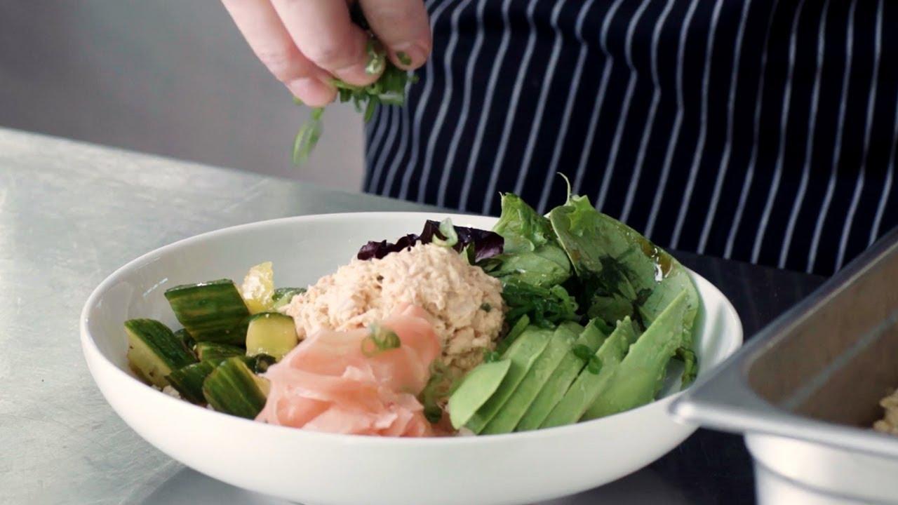 spicy tuna poke bowl