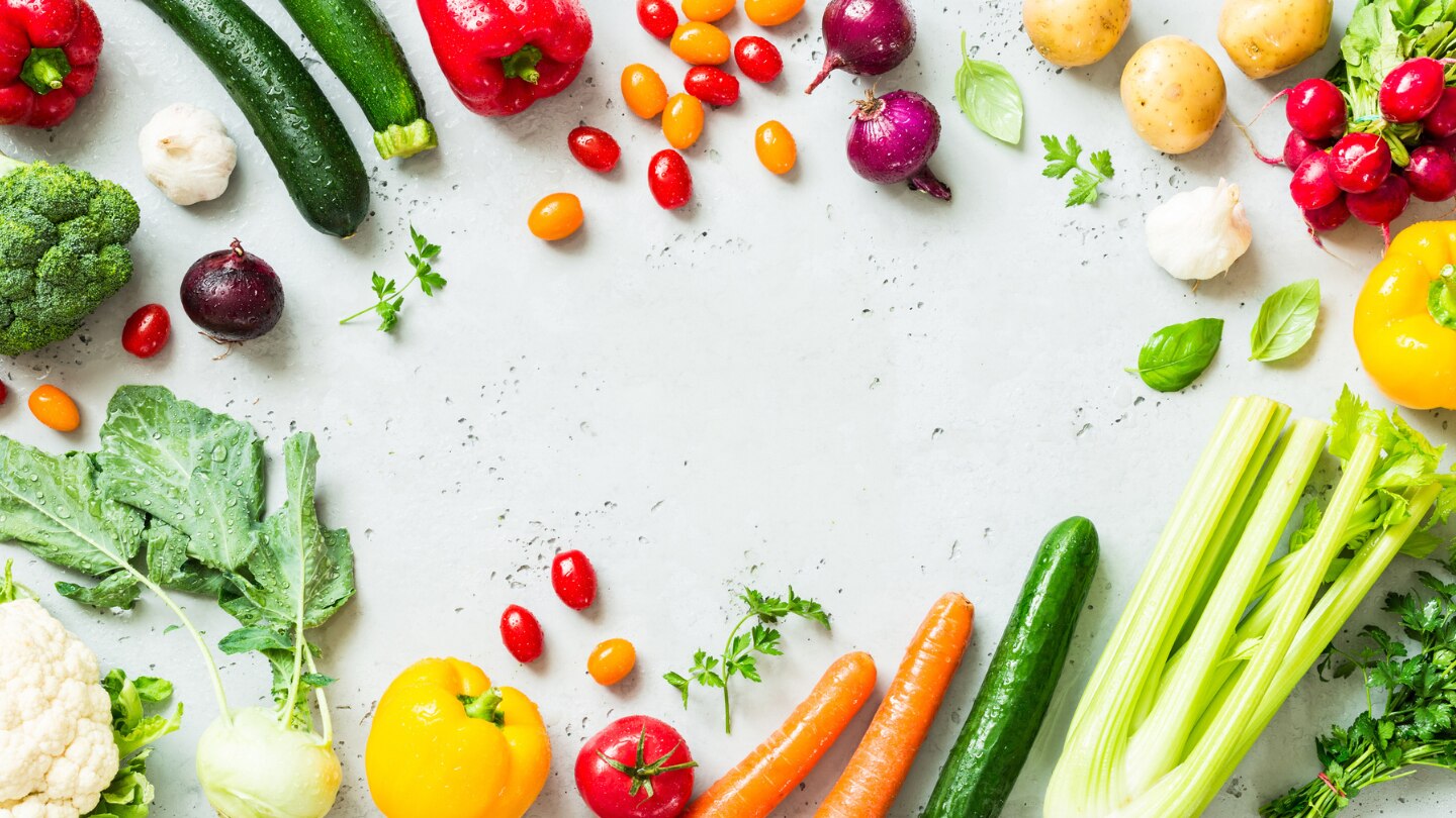 Raw Vegetables Arranged in a Circle with blank space in the middle