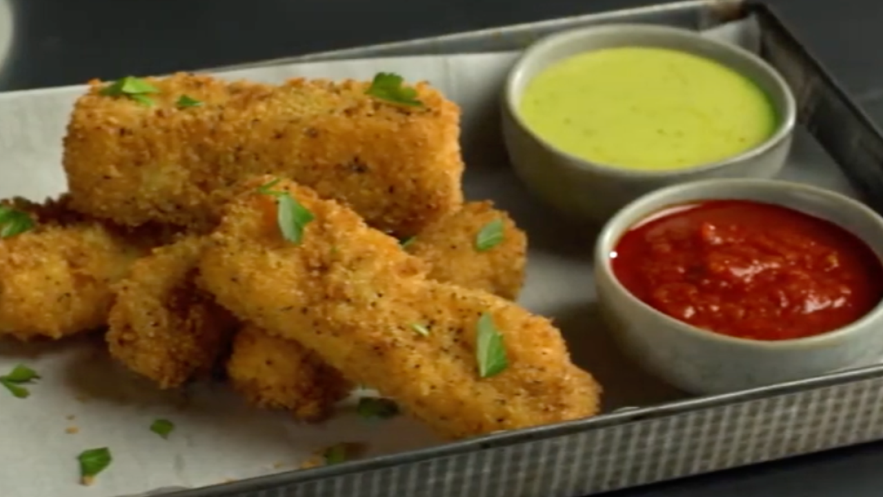 Fried Macaroni and Cheese Sticks with Dipping Sauces