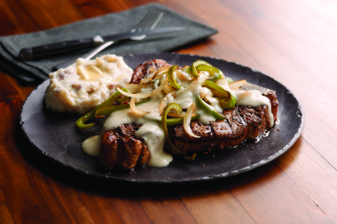 Chef-mate Que Bueno White Sauce with Steak