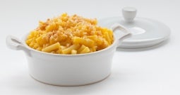 Nestlé Professional Macaroni & Cheese Pouch 48x7 plated