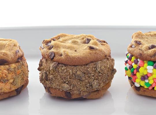 Ice Cream Sliders Featuring Nestlé Toll House Cookies