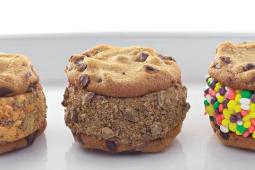 Ice Cream Sliders Featuring Nestlé Toll House Cookies