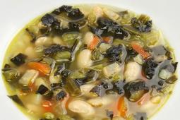 White Bean and Kale Soup